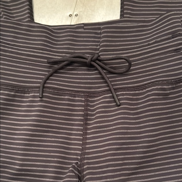 Vuori Stripe Daily Legging, Black Stripe, S - Picture 3 of 3